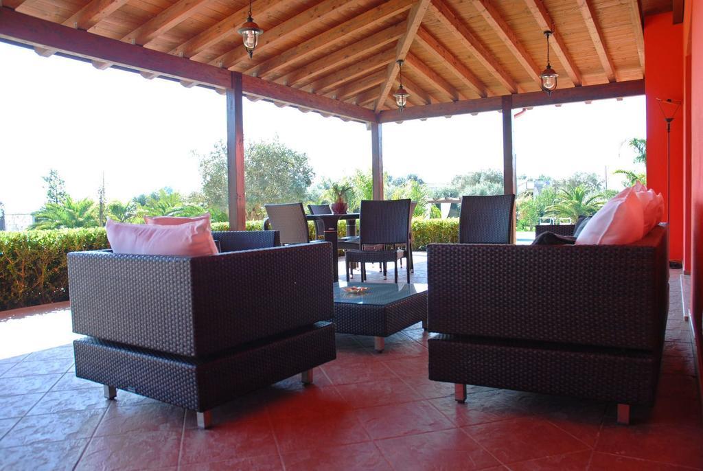 Pozzillo San Rocco Bed & Breakfast Arnesano Exterior photo